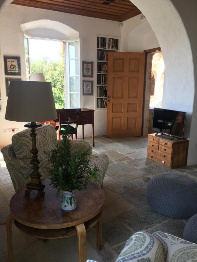 카르다밀리 Patrick & Joan Leigh Fermor House B&B 외부 사진