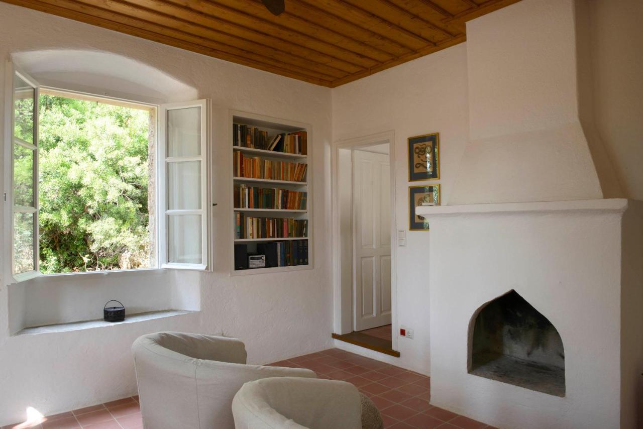 카르다밀리 Patrick & Joan Leigh Fermor House B&B 외부 사진