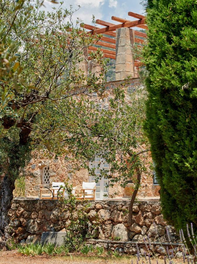 카르다밀리 Patrick & Joan Leigh Fermor House B&B 외부 사진
